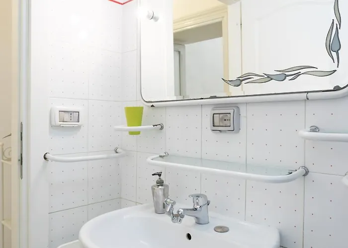 Bed and Breakfast Da Alessia Per Dormire Al Coppede 4*
