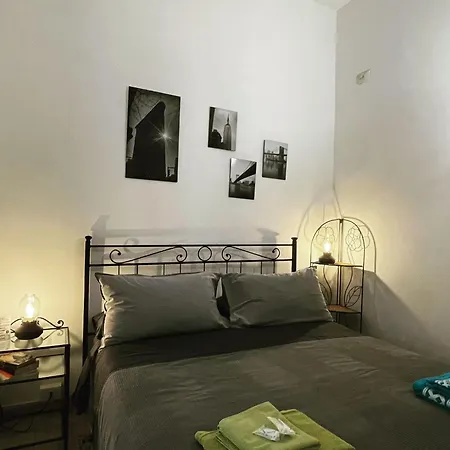 Da Alessia Per Dormire Al Coppedé Bed & Breakfast 3*