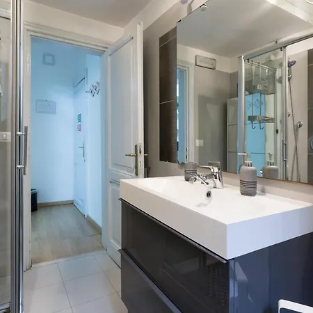 לינה וארוחת בוקר Da Alessia Per Dormire Al Coppede 4*