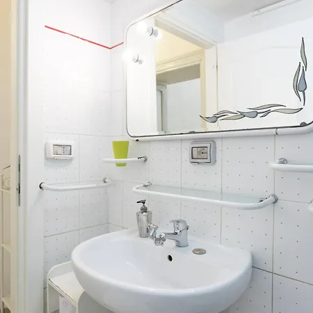 לינה וארוחת בוקר Da Alessia Per Dormire Al Coppede 4*