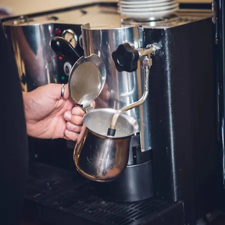 Da Alessia Per Dormire Al Coppede לינה וארוחת בוקר