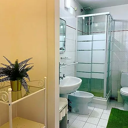 Bed & Breakfast Da Alessia Per Dormire Al Coppede 4*