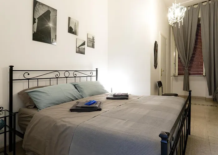Da Alessia Per Dormire Al Coppedé Bed & Breakfast 4*